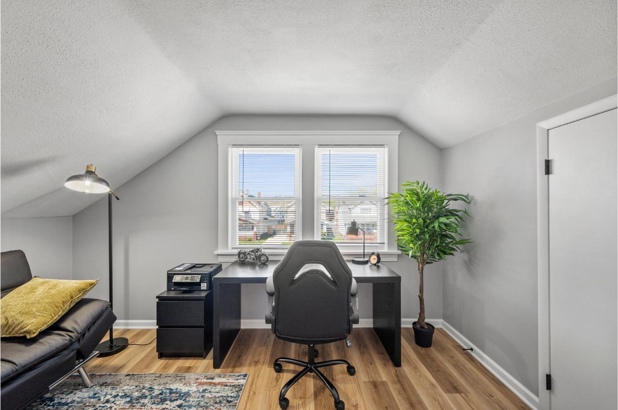Amazing Parma Home King Bed Full Office Room Екстер'єр фото